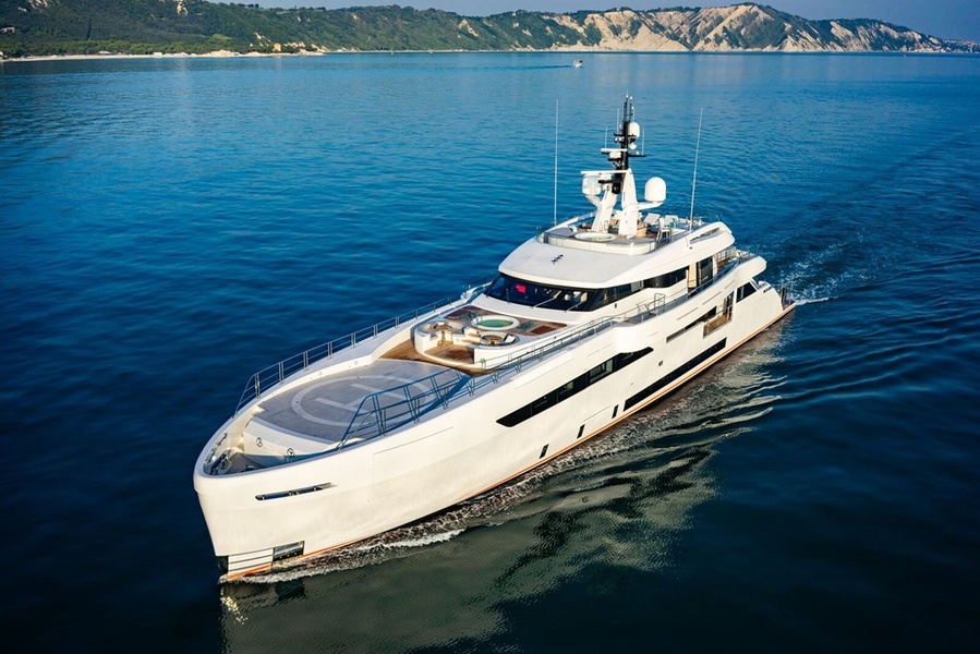 Wider Cecilia (aka Wider 165), which is the successor of the glory 47-meter Wider 150 Bartal, is equipped with an advanced hybrid diesel-electric propulsion system.