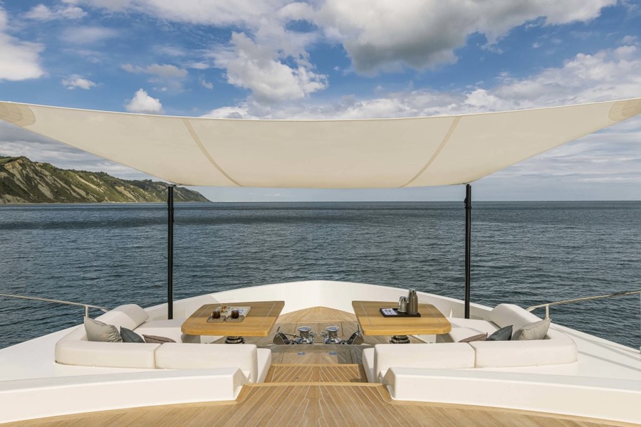 Ferretti Yachts 1000