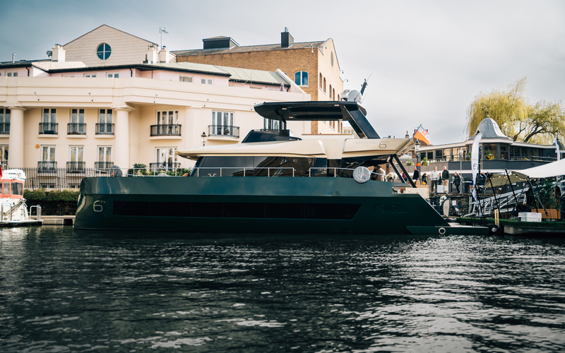 moon 60 power yacht