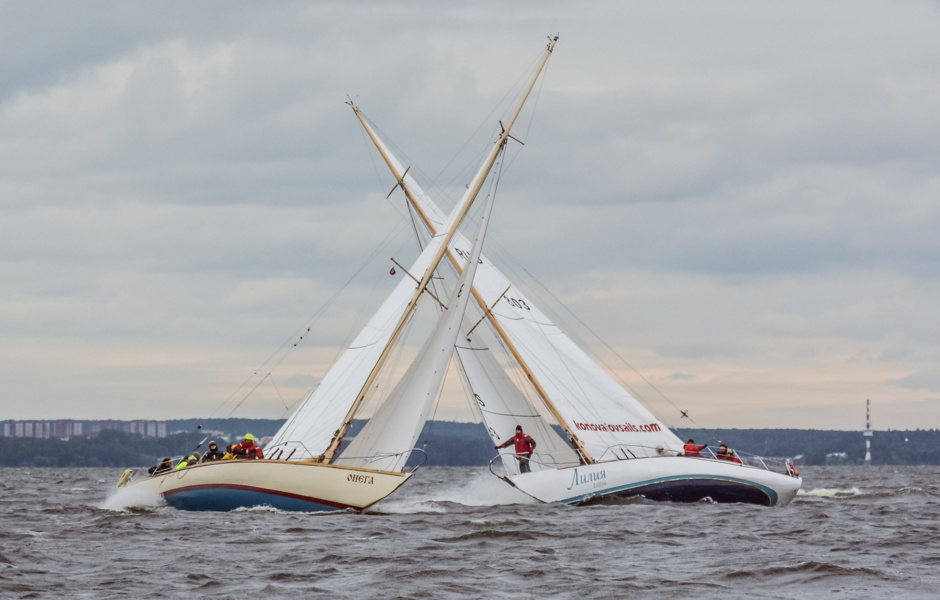 It's a classic of the genre. Crossed masts of two L-6 class yachts.