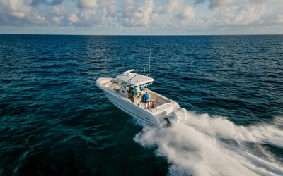Boston Whaler 330 Outrage