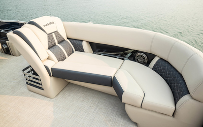 Harris Grand Mariner 270