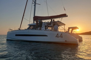Aventura 44