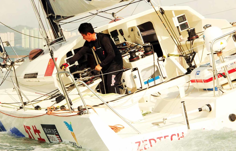 Го Чуань на борту Akilaria RC2 Qingdao