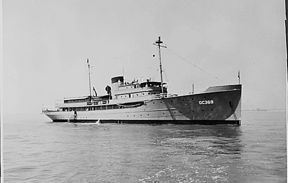 Корабль ВМС США Williamsburg на боевом дежурстве