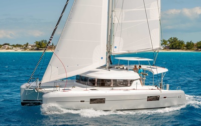 Far East Boats launches Fareast 42C e-catamaran - Asia Pacific Boating