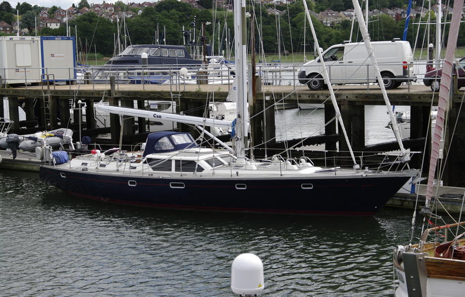 В гавани Southampton Yacht Service