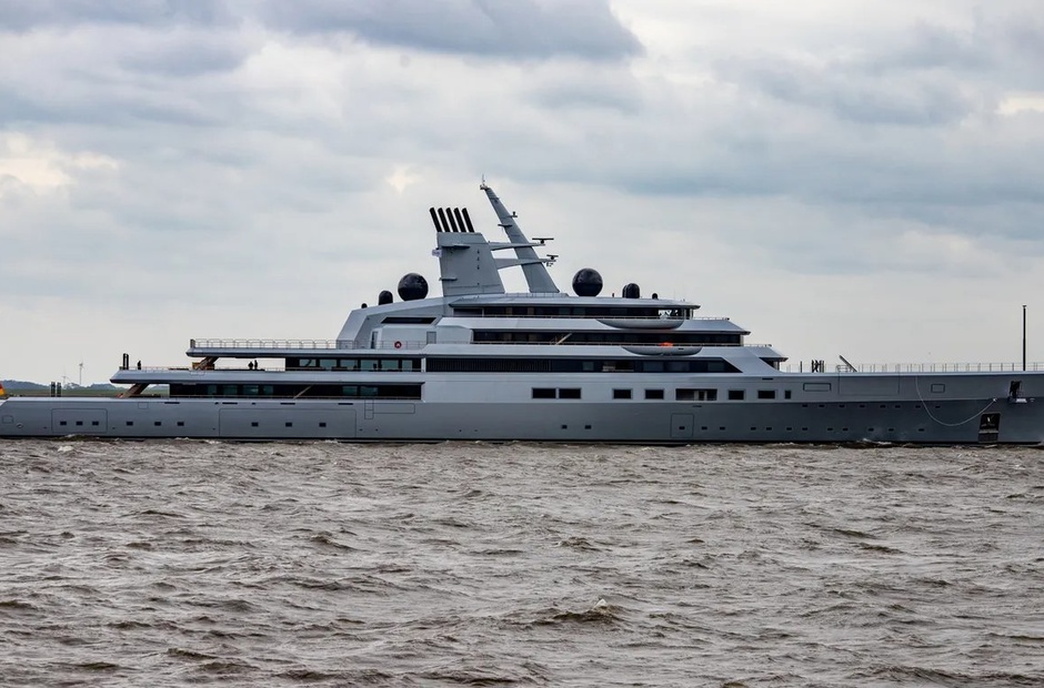 Lurssen Dragonfly