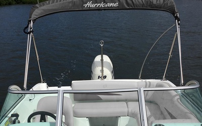 27 Ft Hurricane Sundeck Motorboat - Cayman Yacht & Fishing Charters