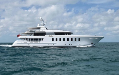 Feadship Bella