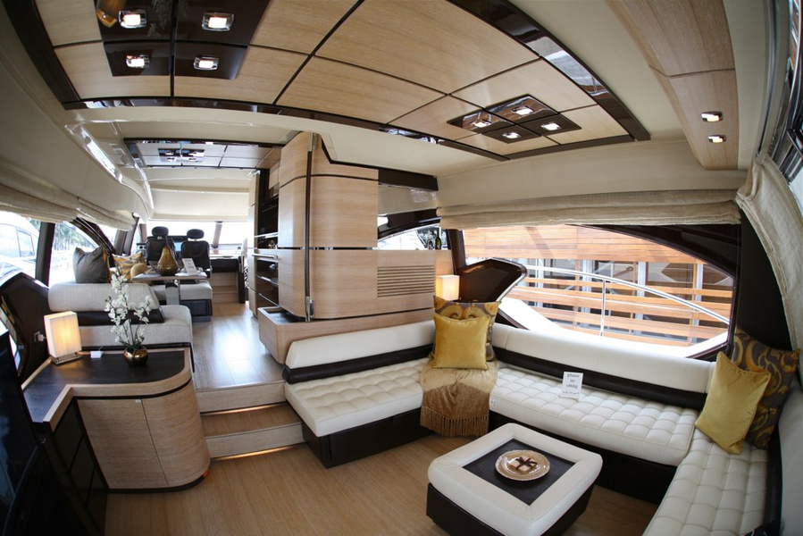 Azimut 70. Дальше можно не смотреть. Абсолютно лучшая. Хочу.
