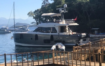Azimut Magellano 53
