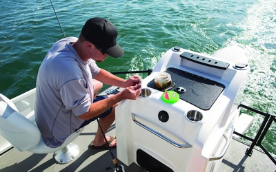 Escape 2400 RT Twin Fish