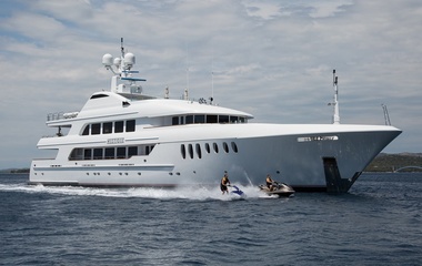 Trinity Yachts Mustique