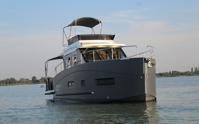 Cobra Futura 40 Electric