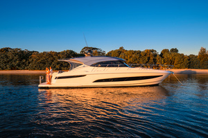 Riviera 4800 Sport Yacht Series II Platinum Edition