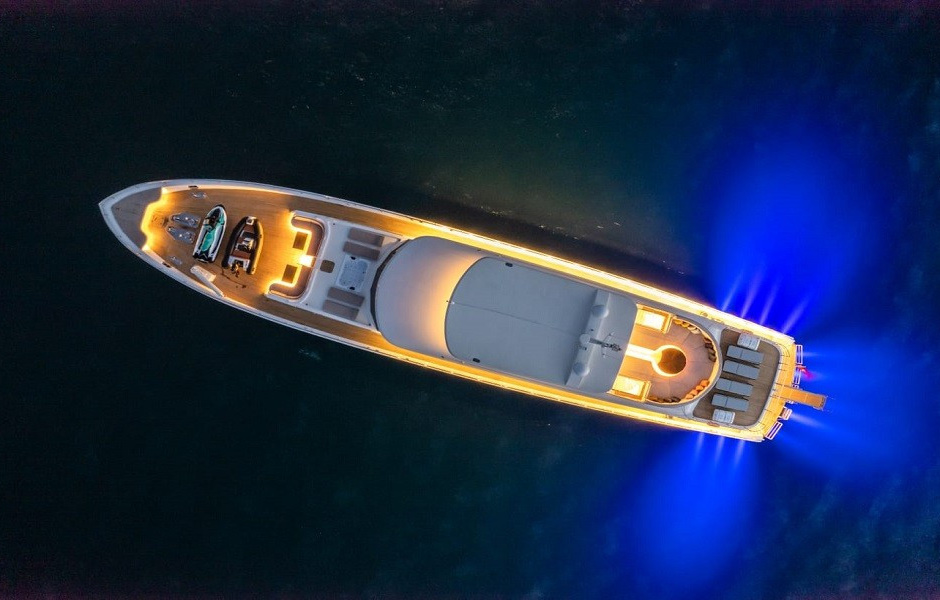 Tum Tour Yacht Deep Water
