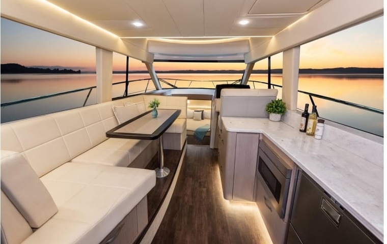 Regal 42 Fly (2021)