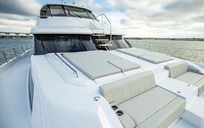 Aquila  70 Luxury