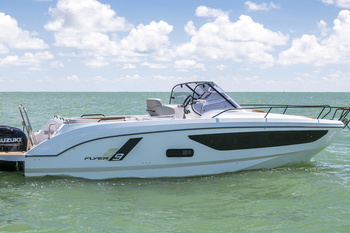 Beneteau expands its range of day cruisers