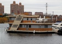 Plavdachniki, rejoice - a big house on the water, and besides with a heliport, became a reality! The reality is Heliboat 209. The living area of the houseboat varies from 160 to 300 square meters, and to live on board you can at least all year round, the benefit of the steel hull of the catamaran type will calmly winter in the ice. All life support systems are self-contained and environmentally friendly, and it is also able to move at speeds of up to 16 km/h with a range of 1,200 km.