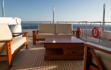 Jade Yachts Intrigue