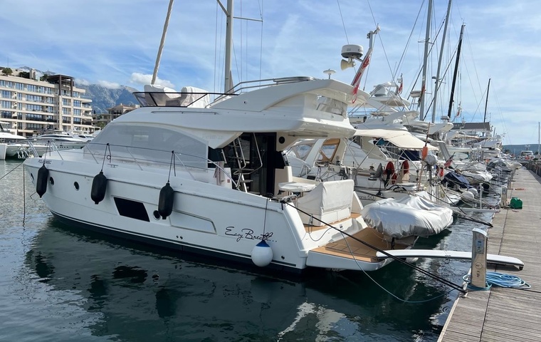Bavaria Virtess 420 Fly (2014)
