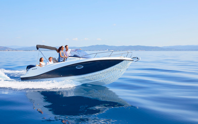 Quicksilver Activ 675 Sundeck