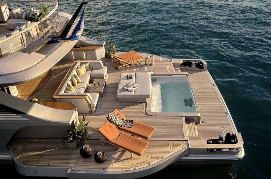 Benetti Kahala
