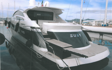 Pershing 72