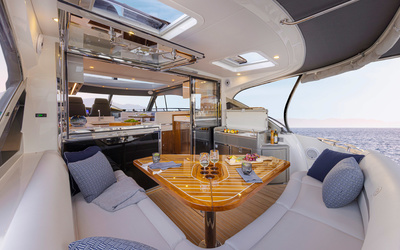 Riviera 4600 Sport Yacht Platinum Edition