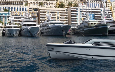 Windy Luxury Limo Tenders