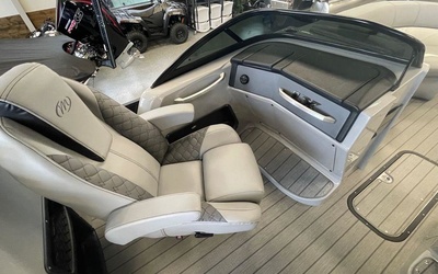 Manitou LX 23 Split Rear Windshield