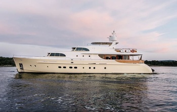 Cyrus Yachts Perla Nero (2007)