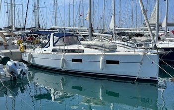 Beneteau Oceanis 38 (2015)