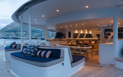 Two Oceans 800E Power Catamaran