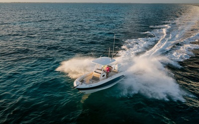 Boston Whaler 230 Outrage