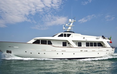 Custom Boats Mrs White