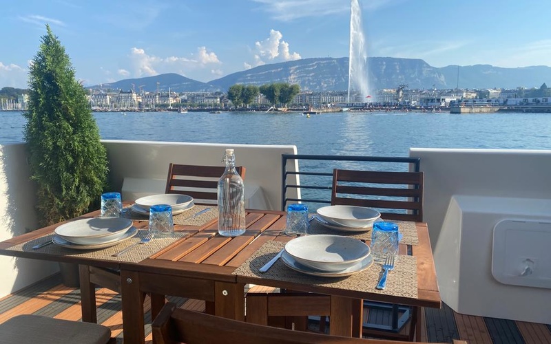 Inter Corpora Aphrodite 115