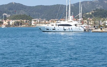 Sunseeker 30M Yacht