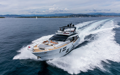 Canados  808 Maximus