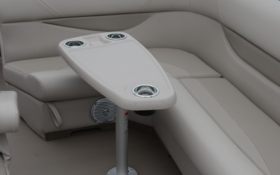 Princecraft Quorum 23