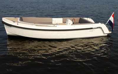 Interboat Intender 700