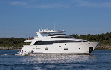 Hatteras Lady Carmen