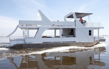 Thoroughbred Houseboats 15' х 51'