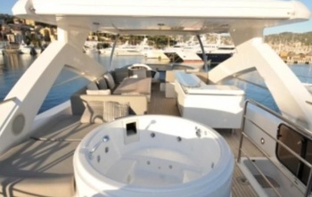 Sunseeker 88 Yacht