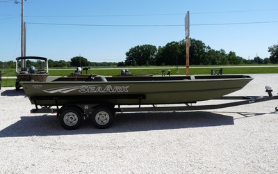 SeaArk 2472 FXT