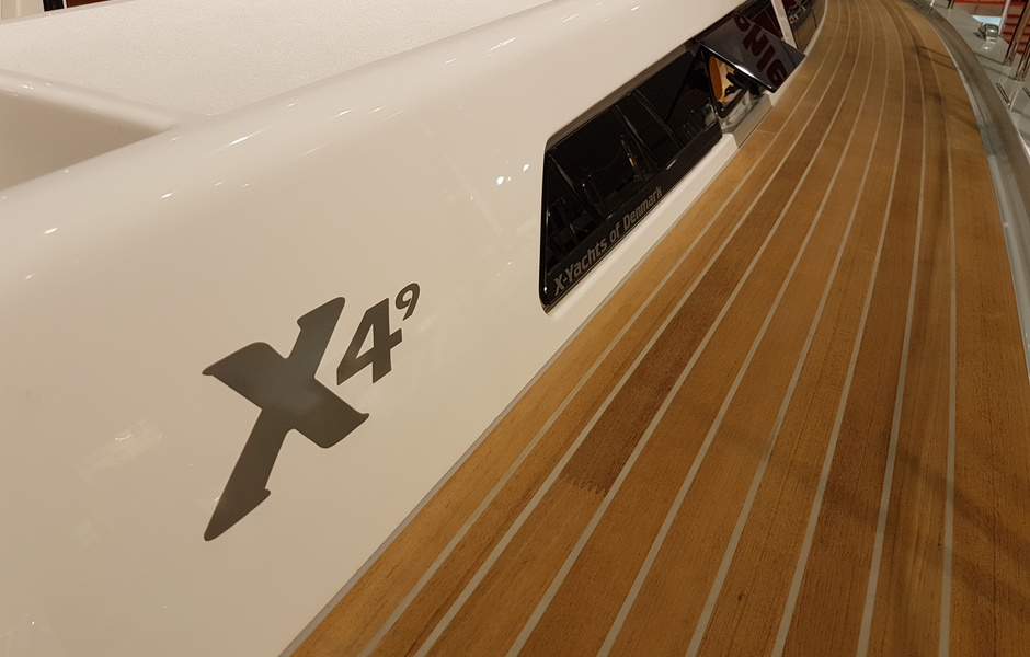 X49