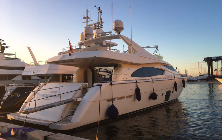 A FERRETTI 251U052016200081 関税送料込 For Sale: Ferretti 881 (2005) motor yacht - itBoat