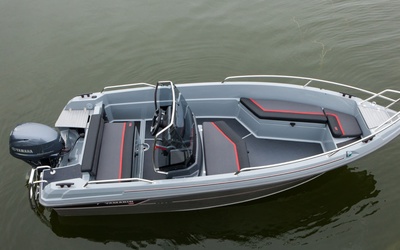 Yamarin Cross 46 Side Console